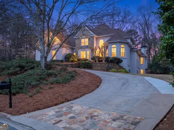 10640 N Edgewater Pl, Johns Creek, GA 30097