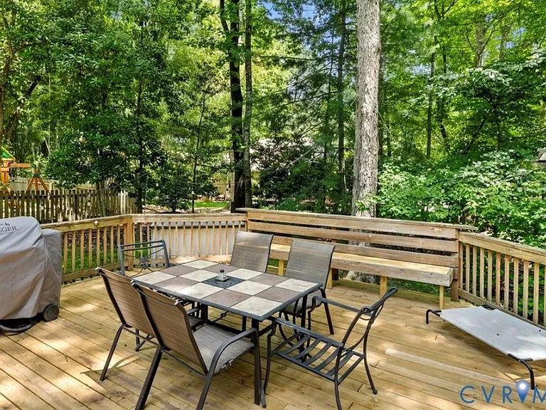 5613 Woods Walk Rd — Photo 18