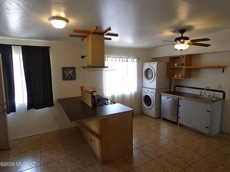 1029 E Irwin Pl #A — Photo 6