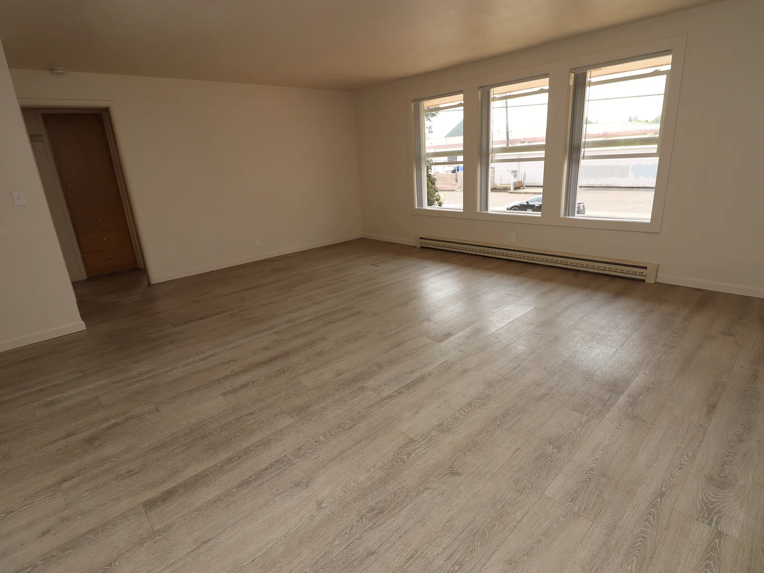 2 bed, 900 sqft, $1,345 — Photo 3
