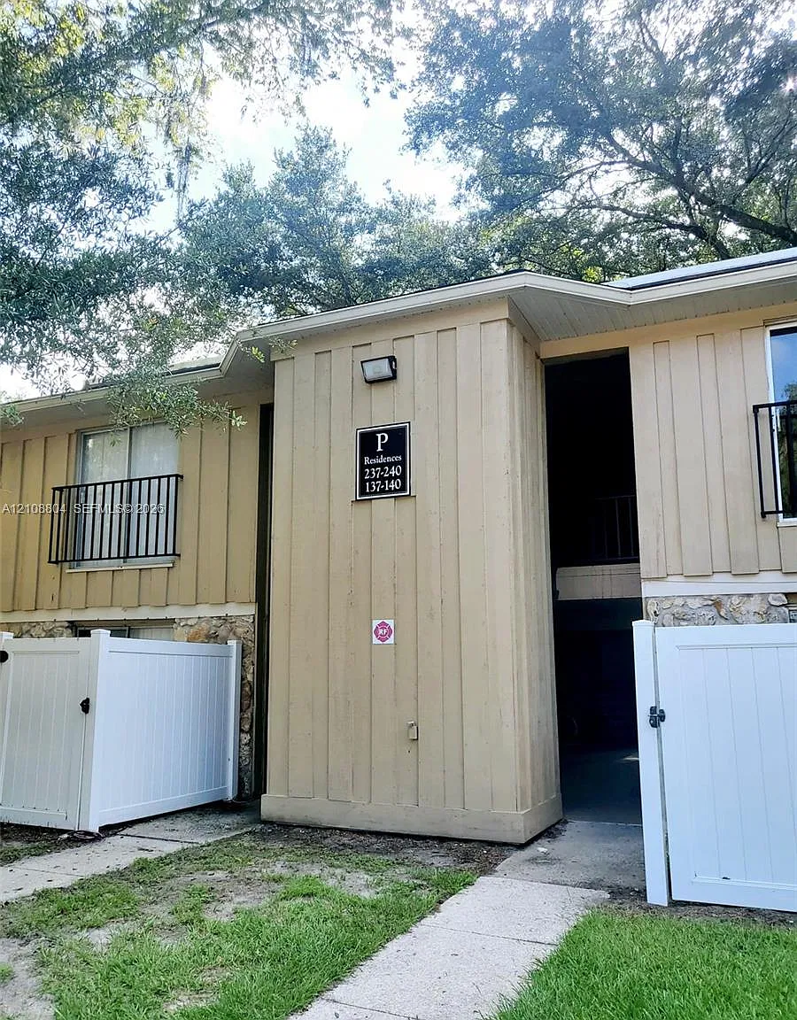 Hawthorne Reserve Condo — Photo 2