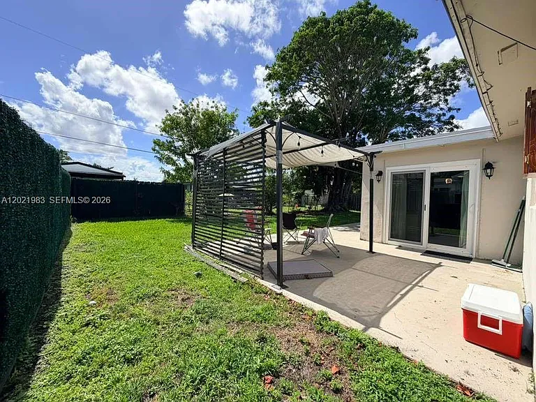 2631 NW 94th Ave — Photo 37