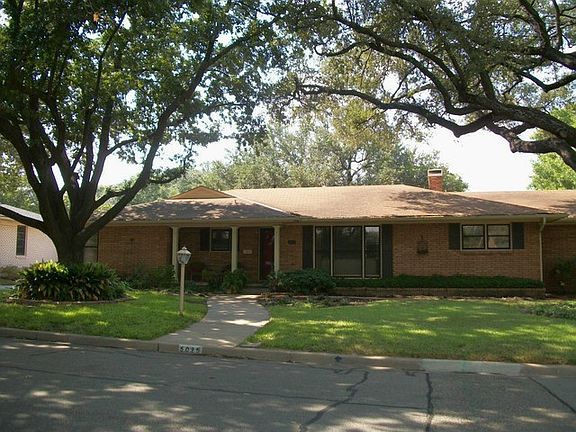 3rd image of 5025 Pine Ave
