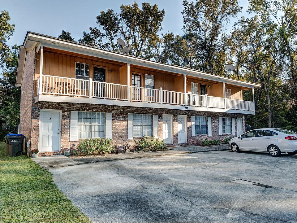 1st image of 927 Blackrail Ct