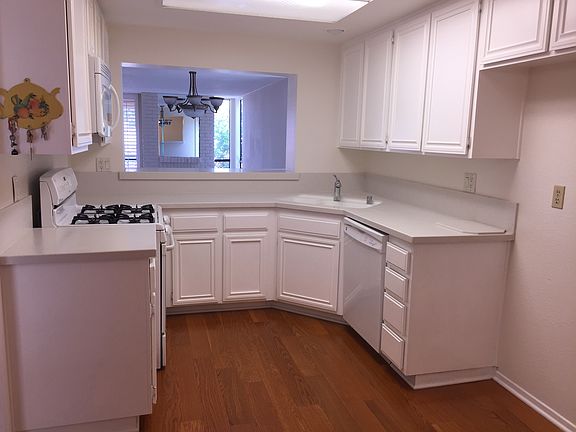 Light and bright Kitchen