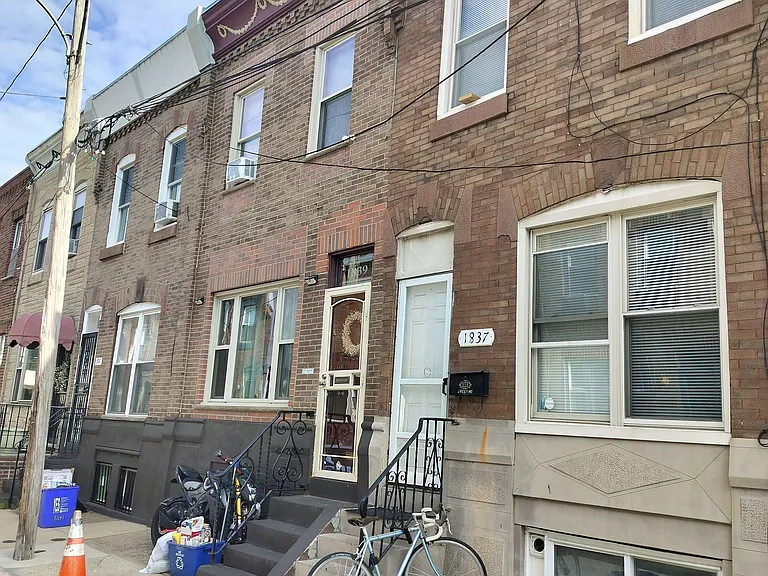 1837 Daly St — Photo 1