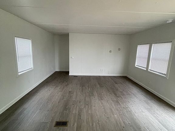 3rd image of 127-147 NE Howard Ave #135-01