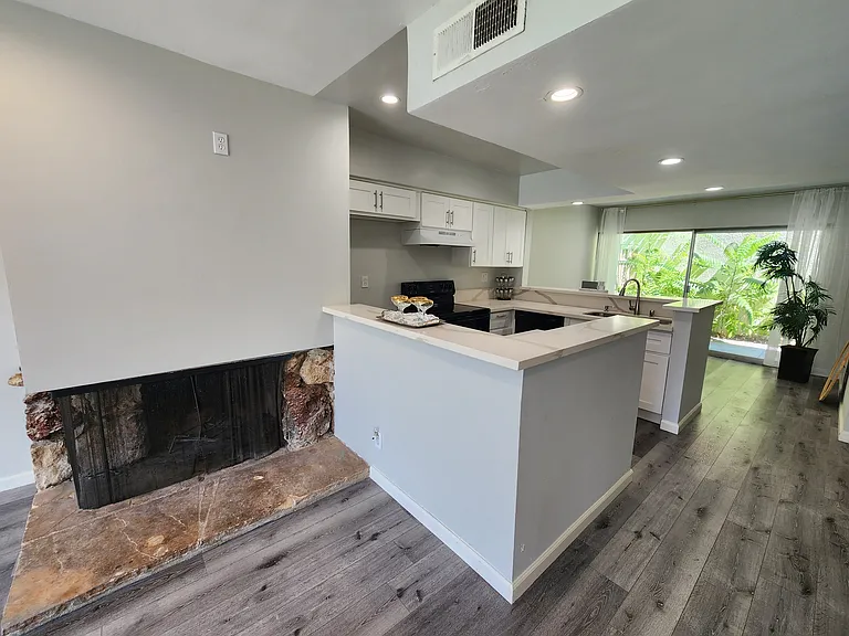 12744 Moorpark St #3 — Photo 29