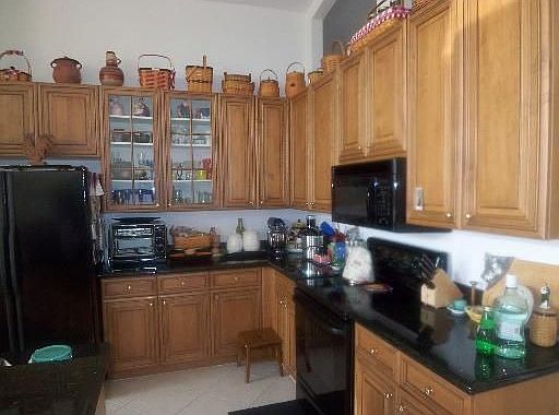 Kitchen w Granite