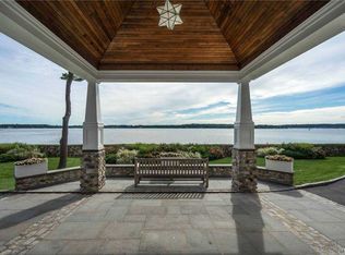 946 W Shore Rd, Mill Neck, NY 11765