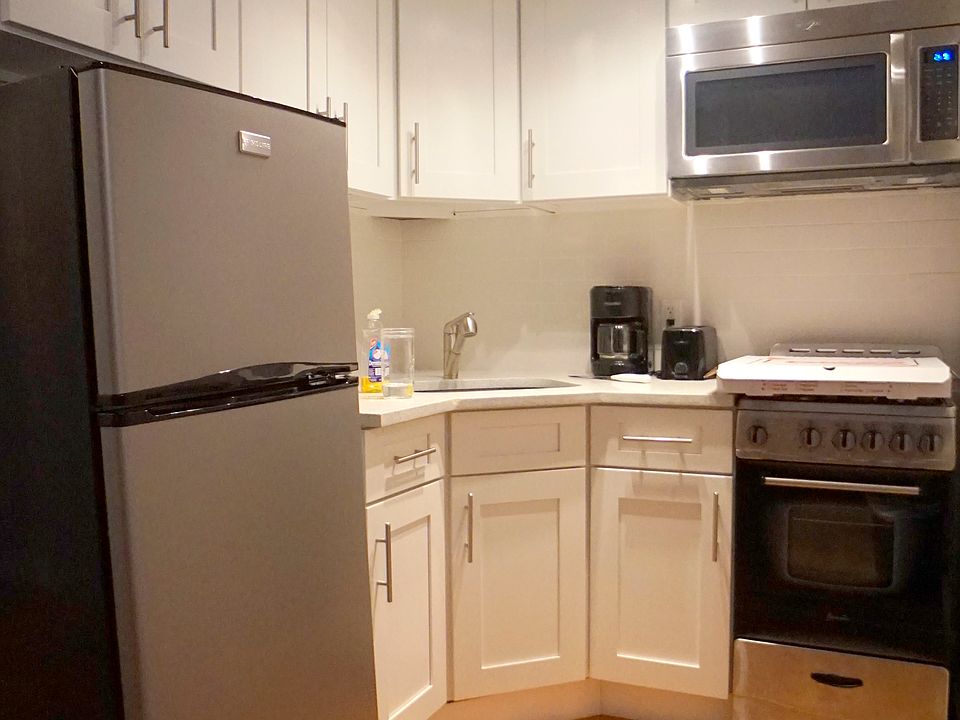 2nd image of 48 S 6th St #2FLOOR