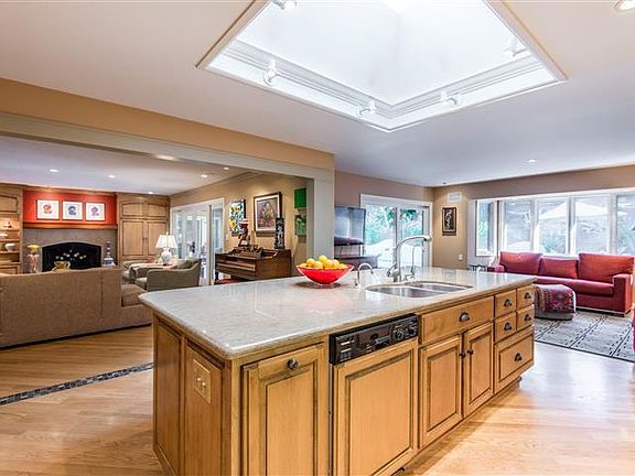 4th image of 172 Clover Way