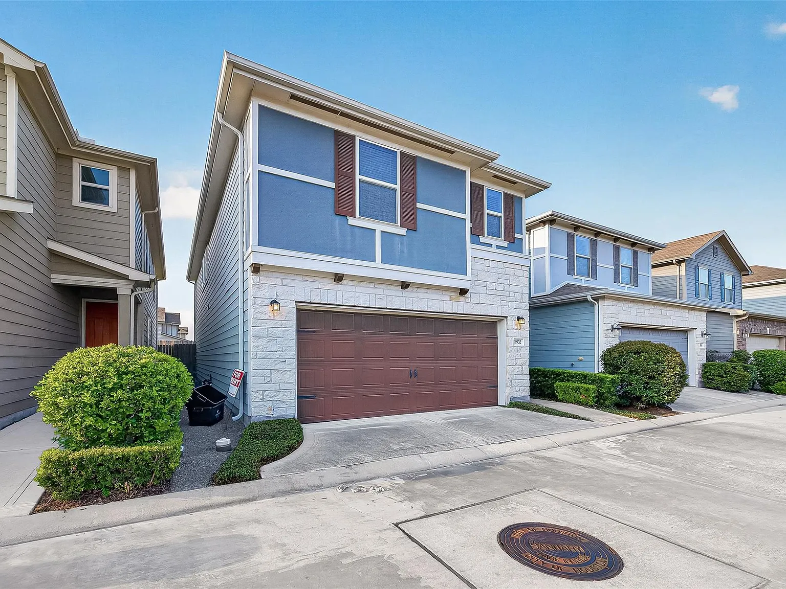 3 bed, 2.5 bath, 1895 sqft, $2,495 — Photo 3