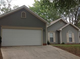 8333 Woodford Bridge Dr, Charlotte, NC 28216