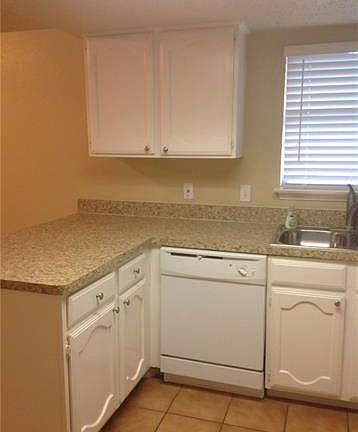 4th image of 1704 Bayou Dr