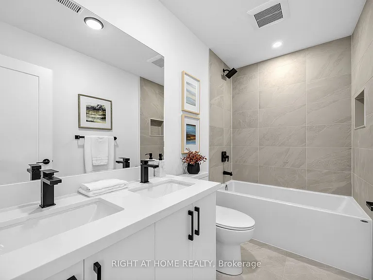 1416 Islington Ave #B — Photo 14