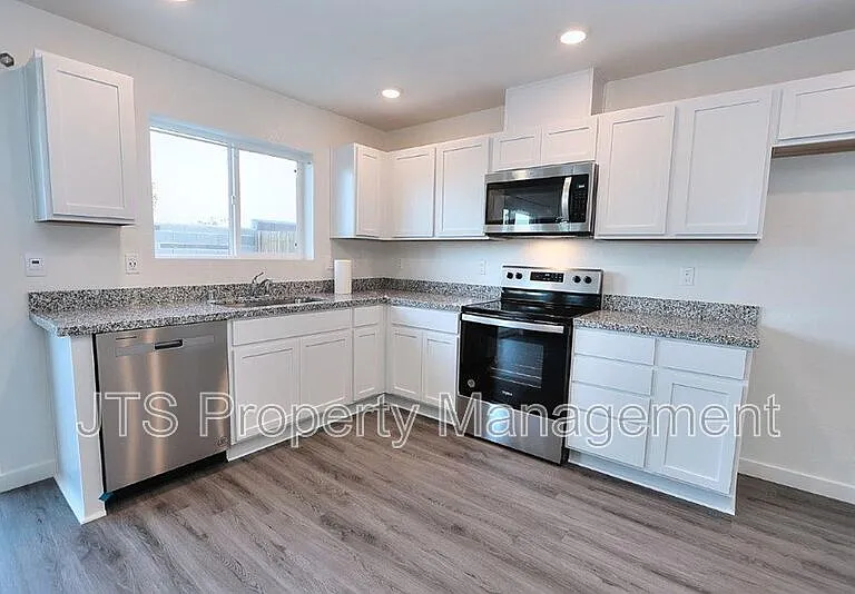 2097 Shady Tree Cir — Photo 13