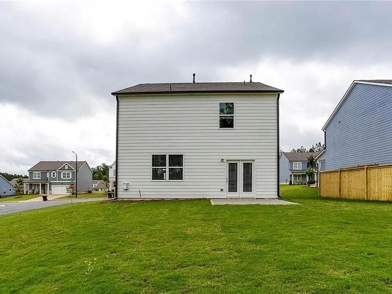 131 Landsdowne Way — Photo 39