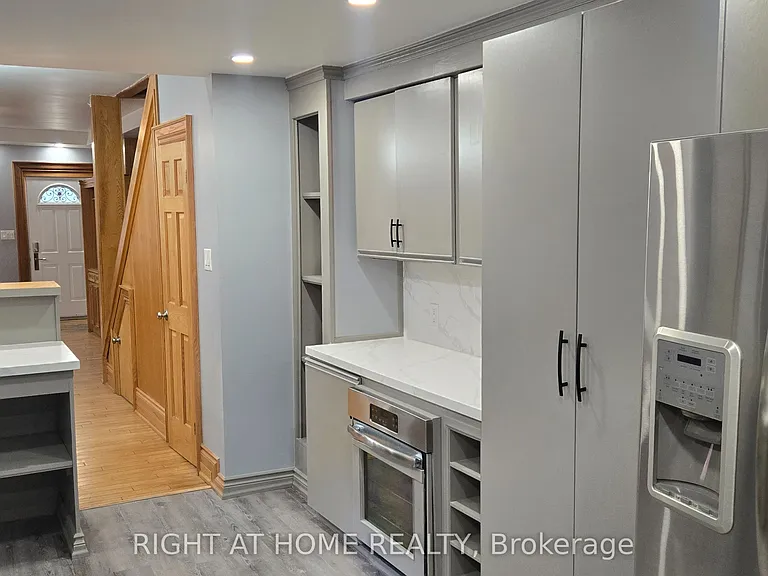 258 Howland Ave — Photo 5
