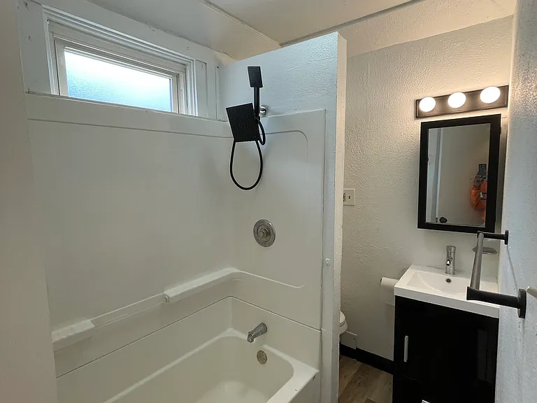 1435 Elm St #3 — Photo 8