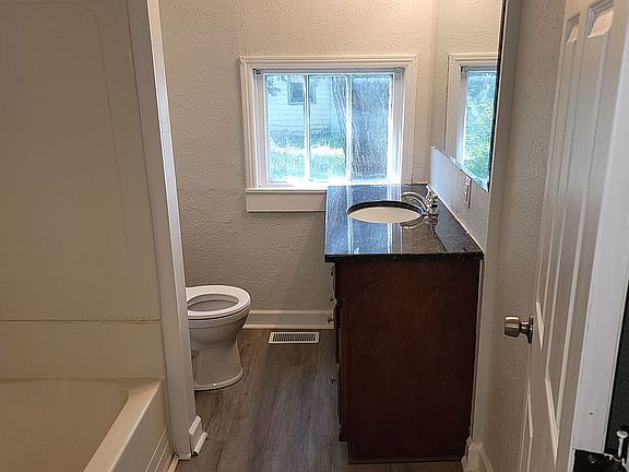 4th image of 215 Dougherty Pl