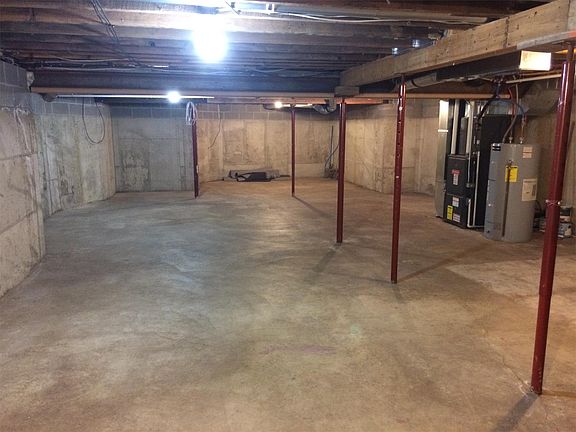 5th image of 424 Pine Ave