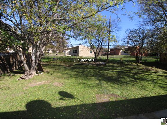 4th image of 409 Short Ave