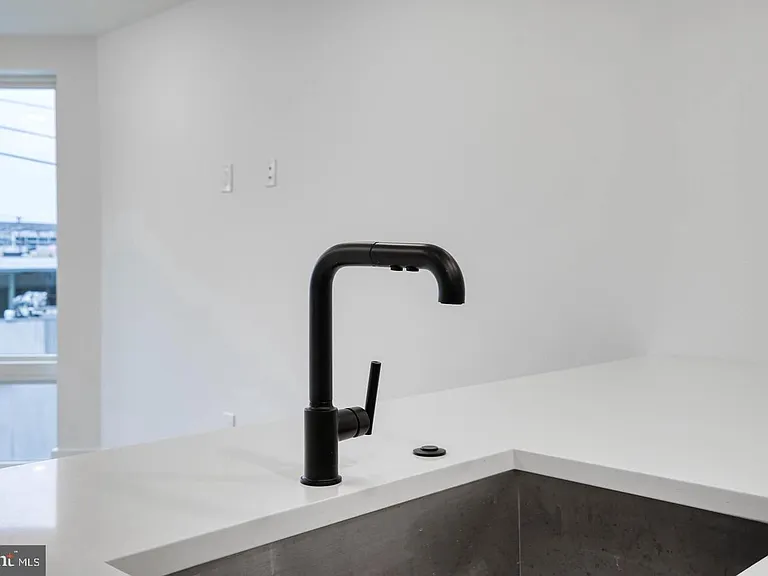 1519 Carpenter St #2 — Photo 23