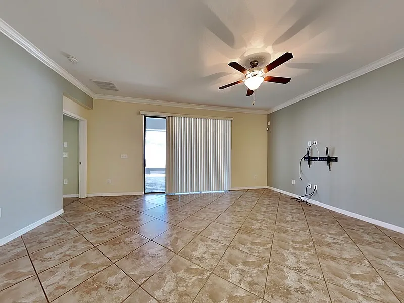 4 bed, 3.0 bath, 2023 sqft, $2,650 — Photo 2