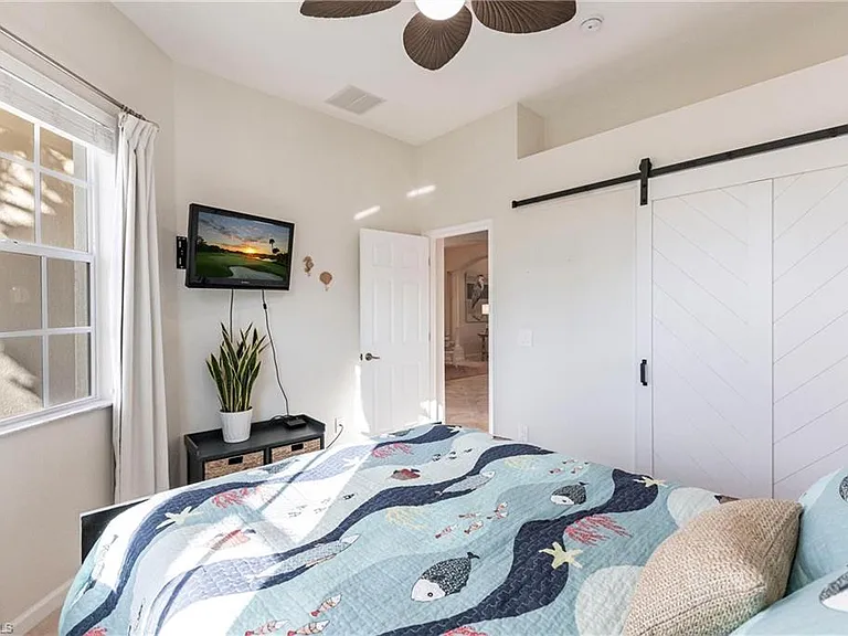 3920 Lakeview Isle Ct — Photo 30