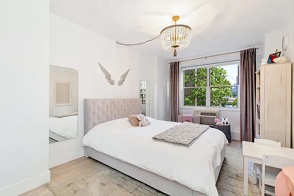 Sold by Brown Harris Stevens | media 22