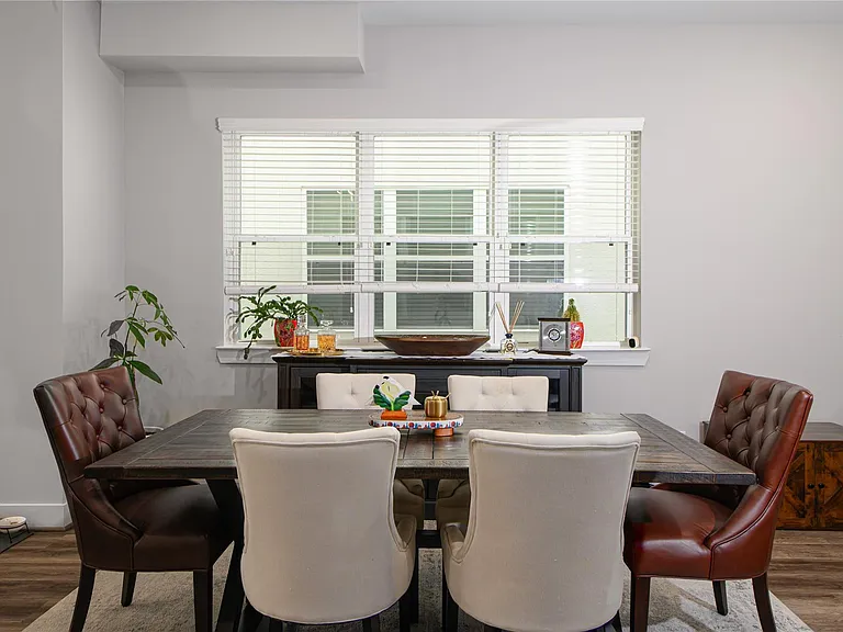1274 N Post Oak Rd #B — Photo 8