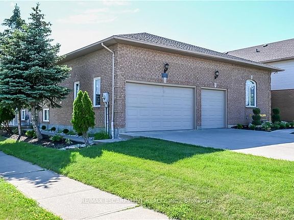 2nd image of 296 Winterberry Dr