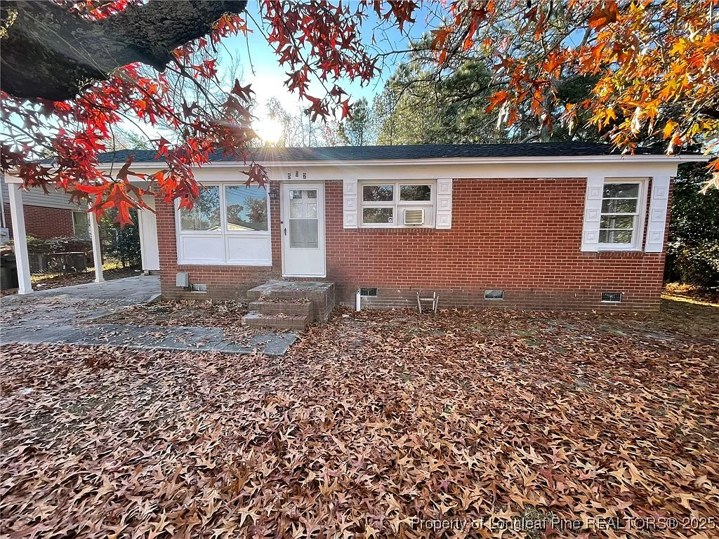 3 bed, 1.0 bath, 950 sqft, $1,150 — Photo 2