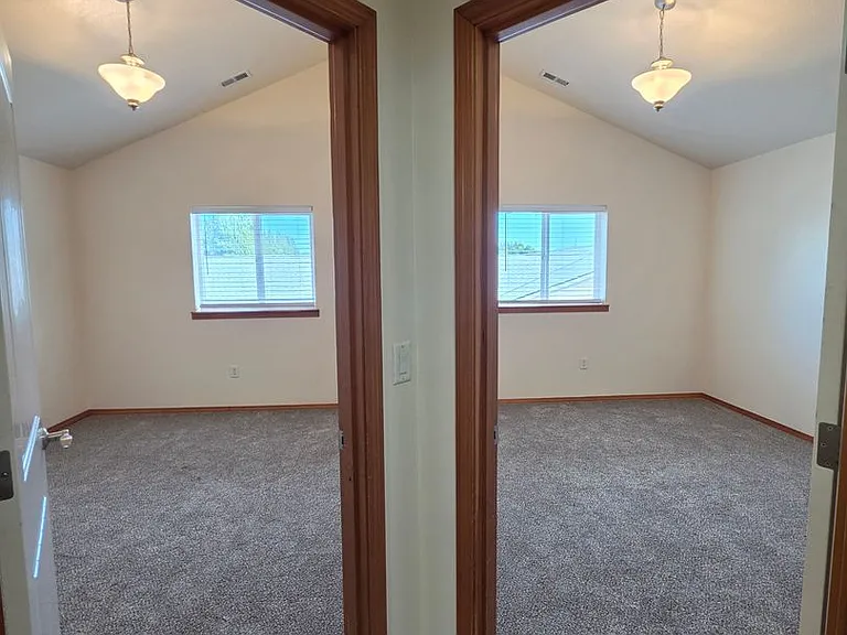 355 SW Pemberly Loop — Photo 12