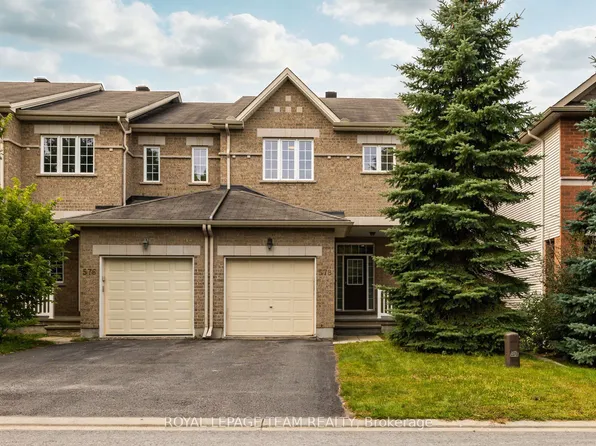 578 Remnor Ave, Ottawa, ON K2T 0A5