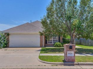 11024 SW 8th St, Yukon, OK 73099