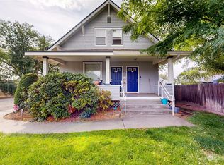 25 SW 5th St, College Place, WA 99324