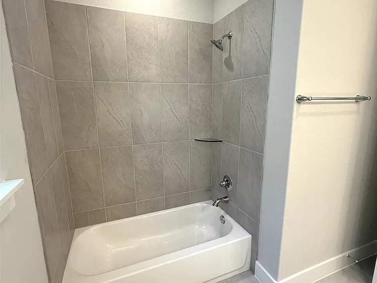 8289 Emsworth Dr — Photo 16