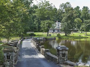 107 Glenwood Rd, Mill Rift, PA 18340