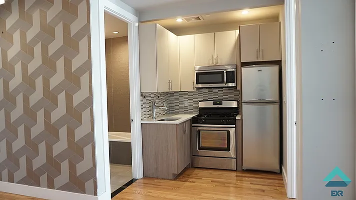 Rented by EXR | media 35