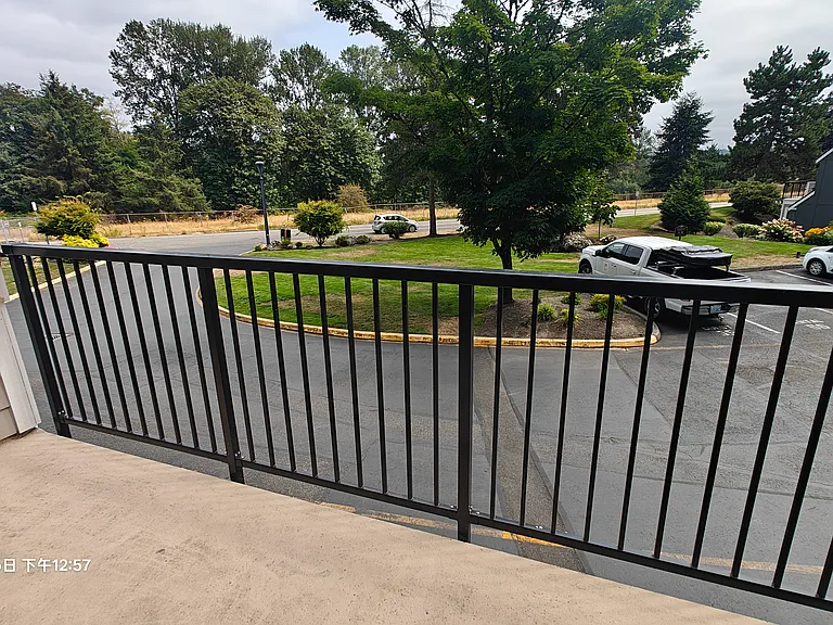 45th Pl S — Photo 25