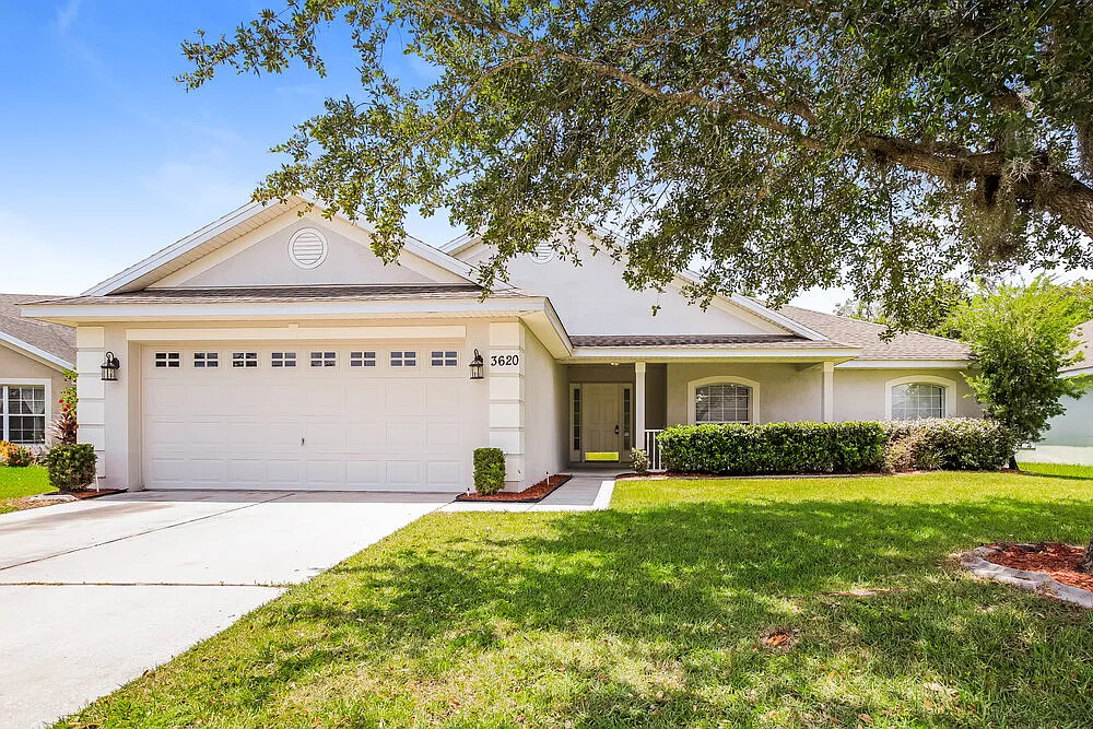 4 bed, 2.0 bath, 1788 sqft, $2,375 — Photo 1