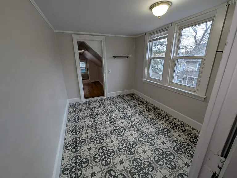 258 Essex St — Photo 25