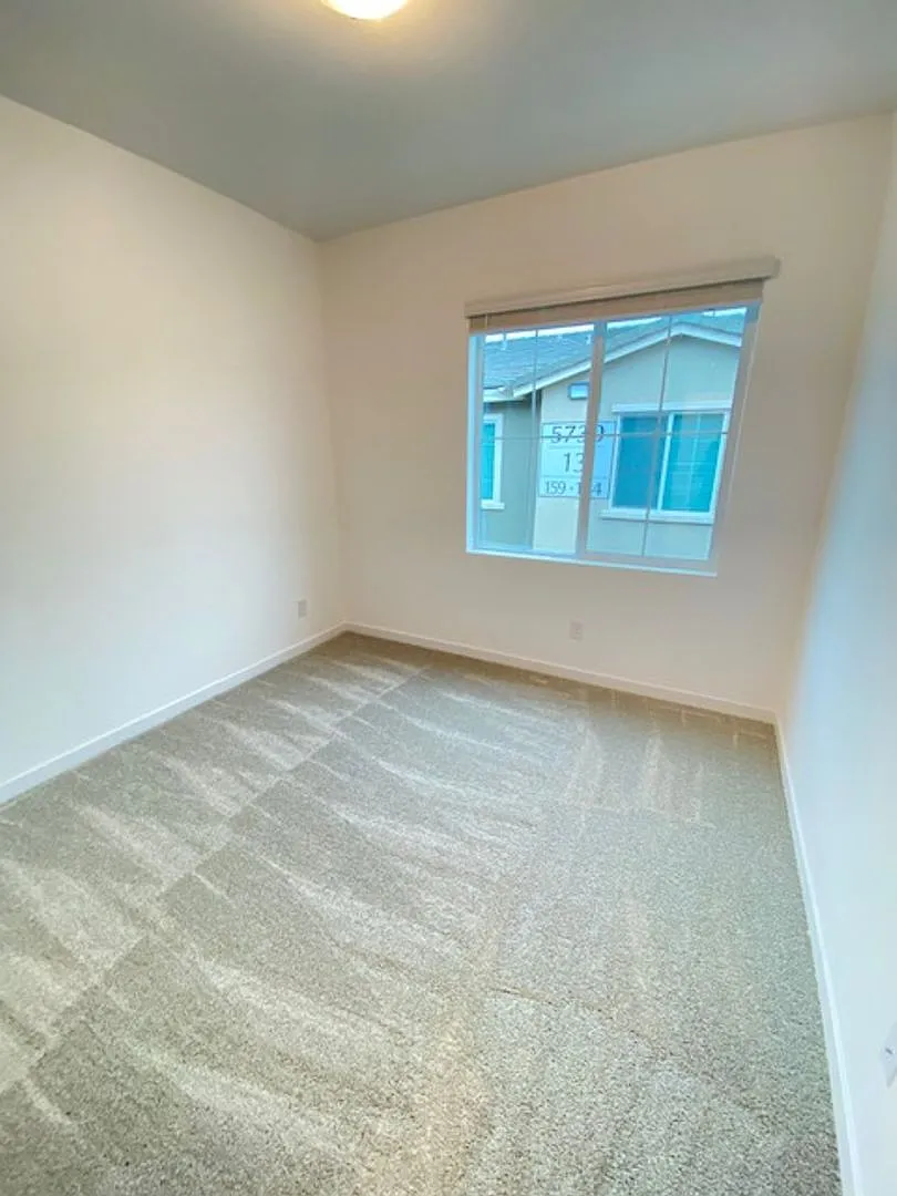 Brand New 3 Bedroom Townhome — Photo 1