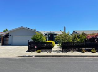 335 Lakeside Ct, Martinez, CA 94553