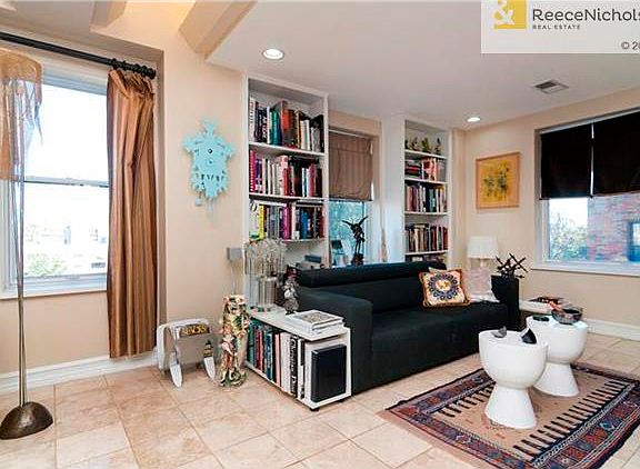 5th image of 229 Ward Pkwy APT 401A