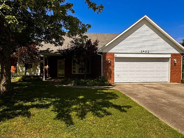 3802 Maple Rd — Photo 2