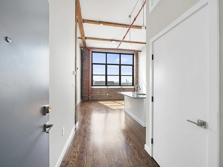 East Tioga Lofts — Photo 8