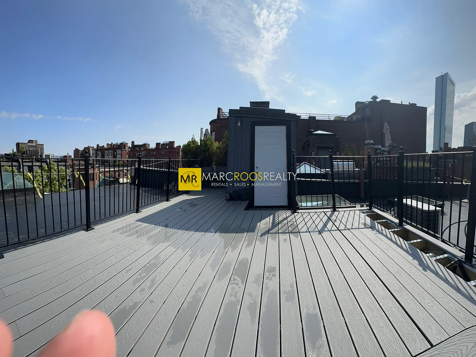 2 bed, 2.0 bath, 1305 sqft, $7,750 — Photo 4